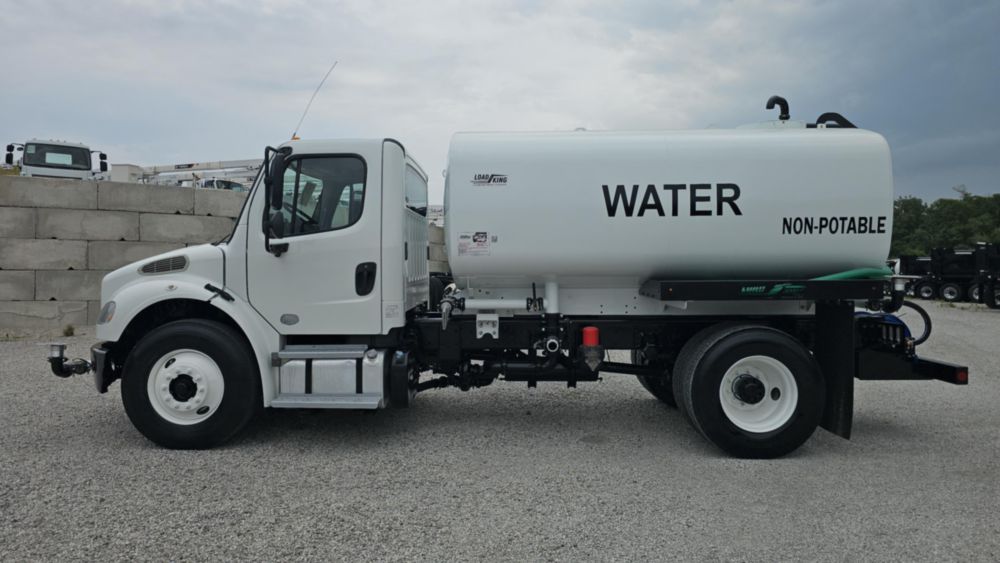 2016 Freightliner M2106 4x2 With New Load King 2500 Gallon Water Tank Kit