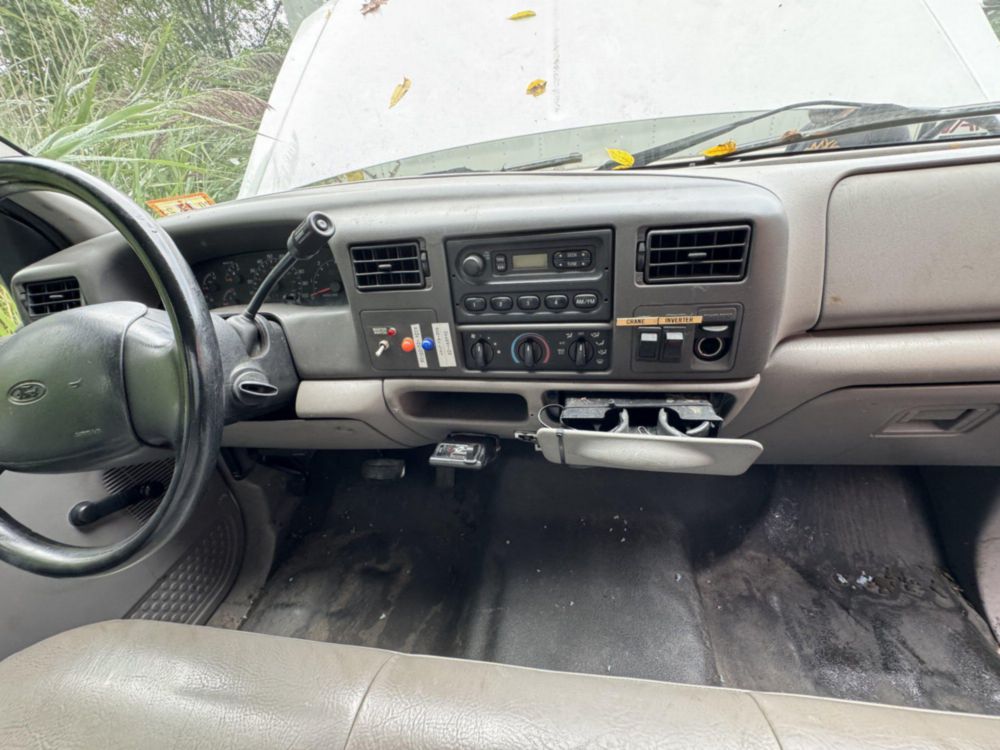 2000 Ford F-450 4x2 Hi-Ranger ETI Bucket Truck