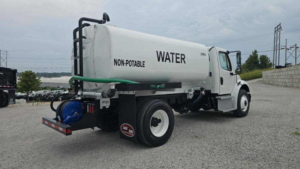 2016 Freightliner M2106 4x2 With New Load King 2500 Gallon Water Tank Kit