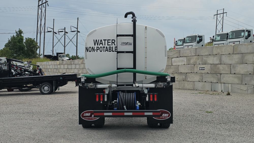2016 Freightliner M2106 4x2 With New Load King 2500 Gallon Water Tank Kit