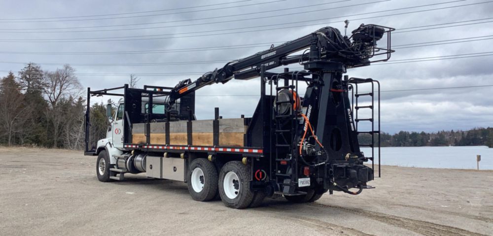 8,000 lbs 66,000 lbs Hi-Rail Grapple