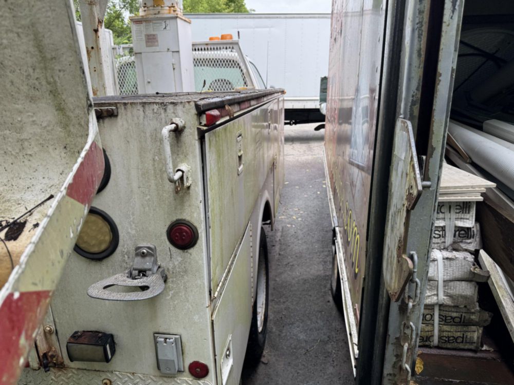 2000 Ford F-450 4x2 Hi-Ranger ETI Bucket Truck