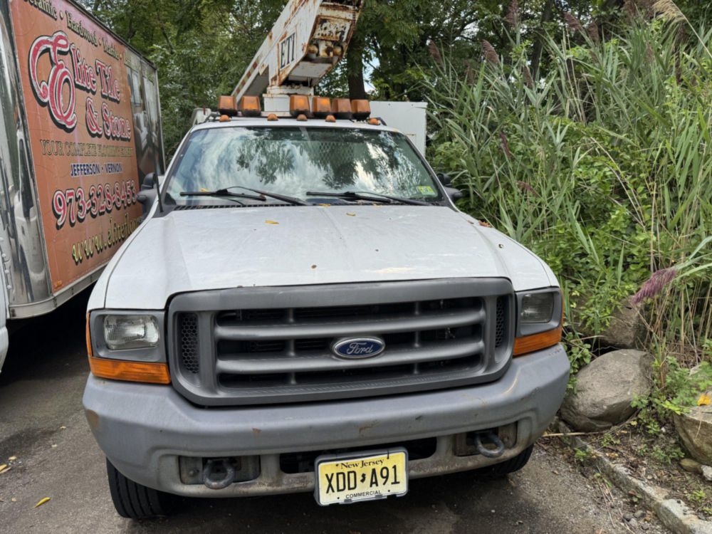 2000 Ford F-450 4x2 Hi-Ranger ETI Bucket Truck