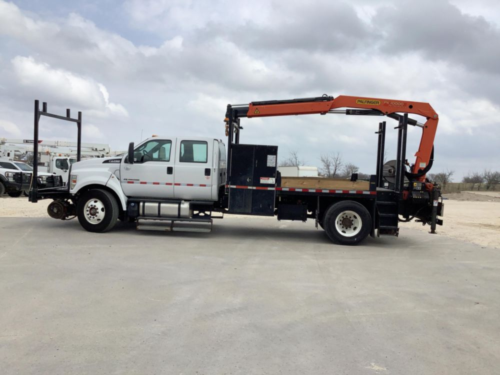 2017 Ford F750 4x2 Palfinger PK10000 Hi-Rail Section Truck