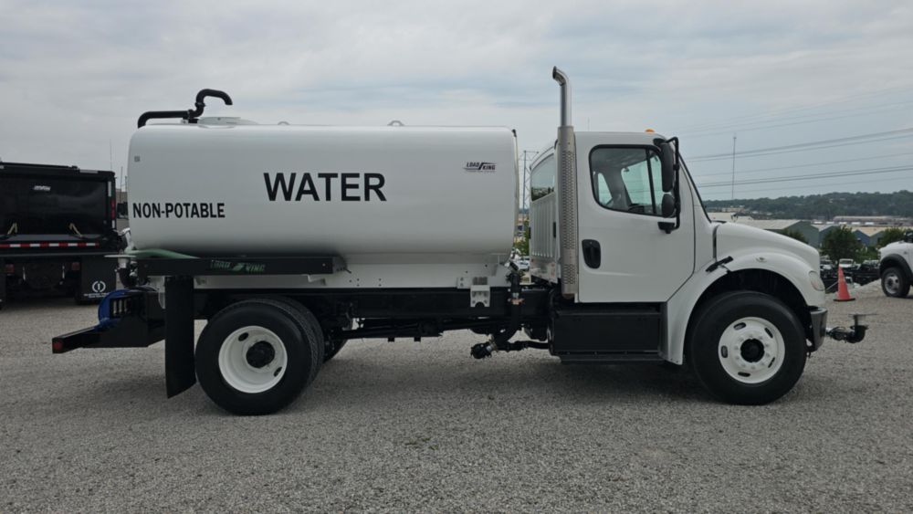 2020 Freightliner M2106 4x2 With New 2024 Load King 2500 Gallon Tank Kit