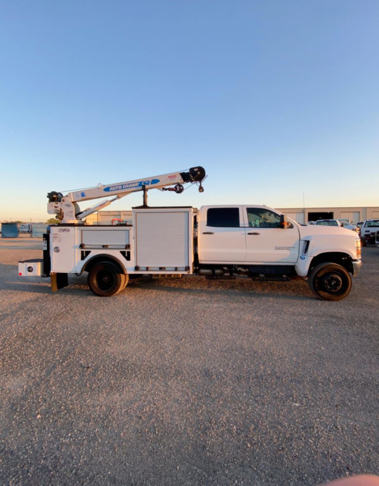 2019 Chevrolet 6500HD Crew Cab 4x4 Load King Voyager I Service Truck With Crane
