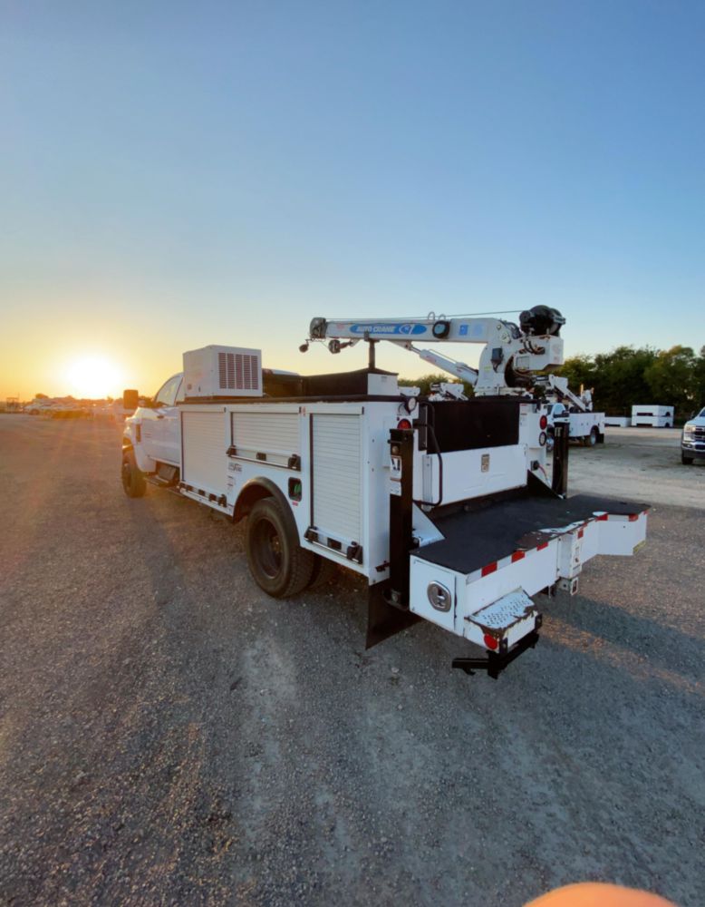 2019 Chevrolet 6500HD Crew Cab 4x4 Load King Voyager I Service Truck With Crane