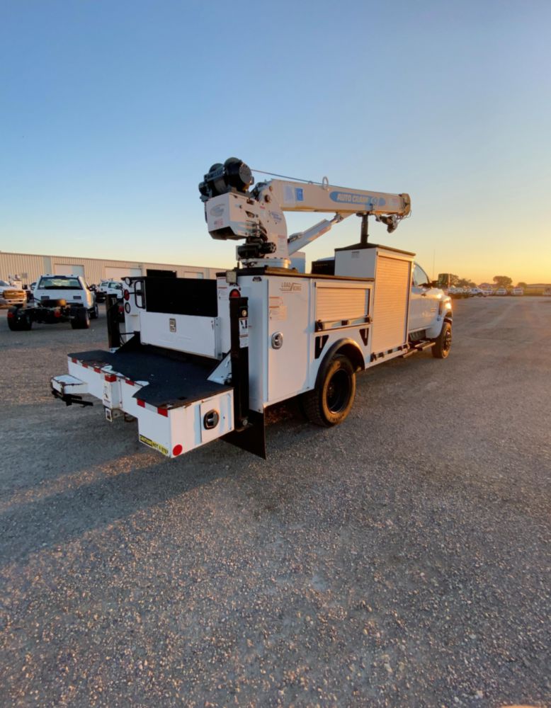 2019 Chevrolet 6500HD Crew Cab 4x4 Load King Voyager I Service Truck With Crane