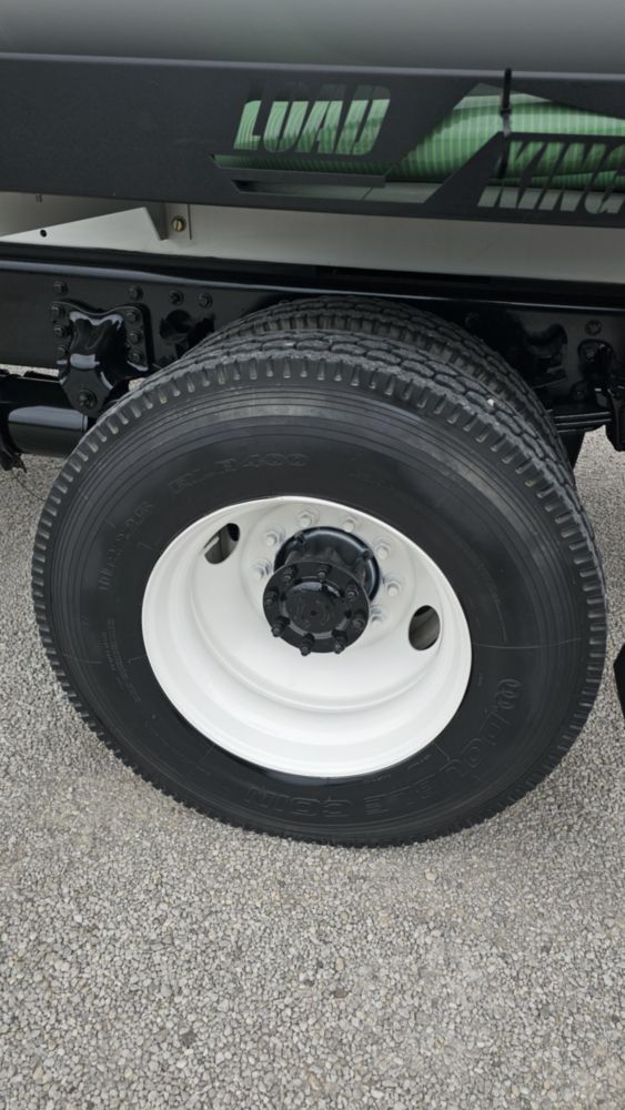 2020 Freightliner M2106 4x2 With New 2024 Load King 2500 Gallon Tank Kit
