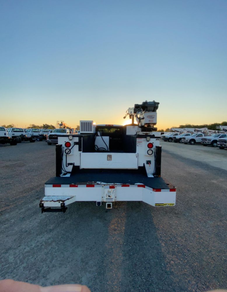 2019 Chevrolet 6500HD Crew Cab 4x4 Load King Voyager I Service Truck With Crane