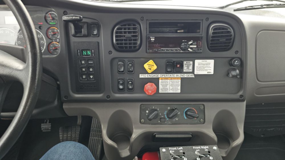 2020 Freightliner M2106 4x2 With New 2024 Load King 2500 Gallon Tank Kit