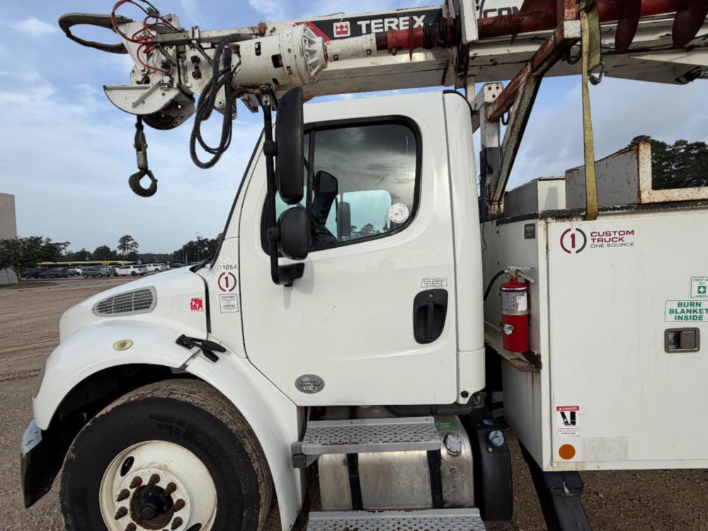 2019 Freightliner M2 4x2 Terex Commander 4047 Digger Derrick Truck