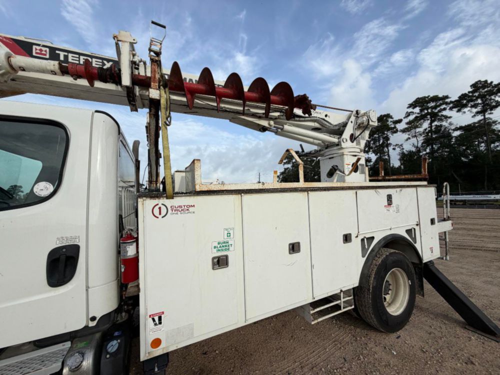 2019 Freightliner M2 4x2 Terex Commander 4047 Digger Derrick Truck