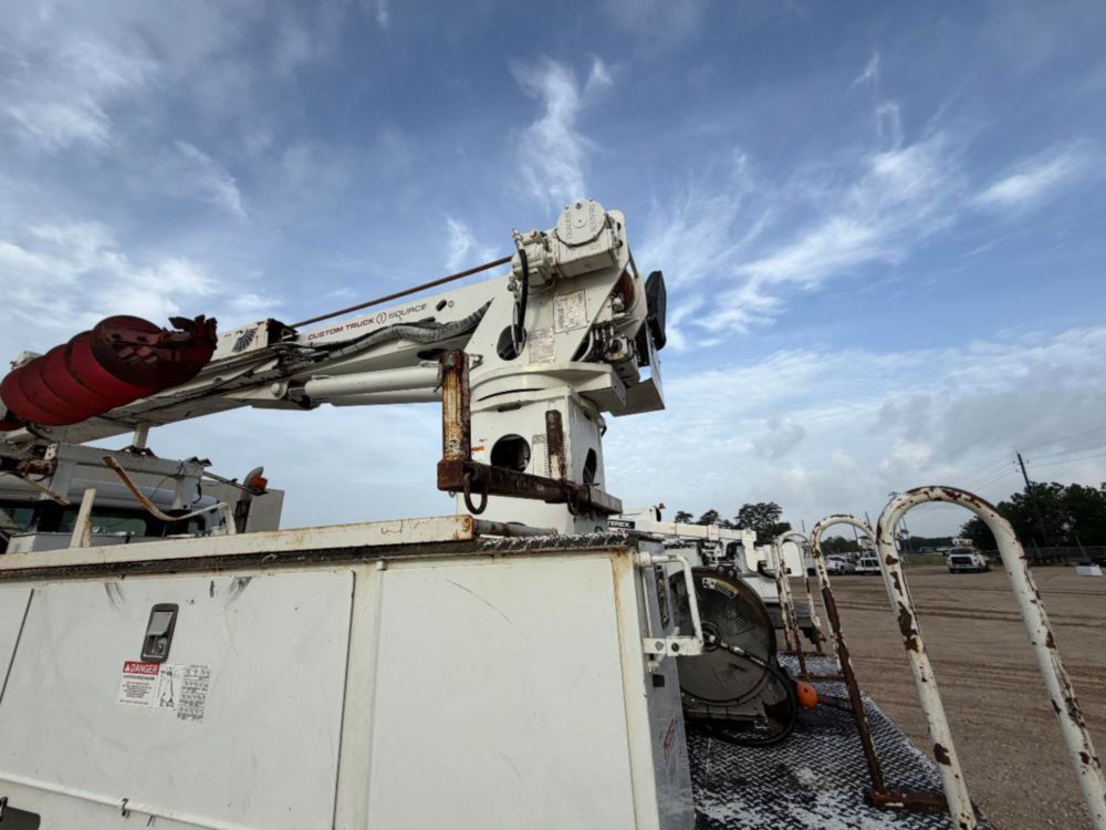 2019 Freightliner M2 4x2 Terex Commander 4047 Digger Derrick Truck