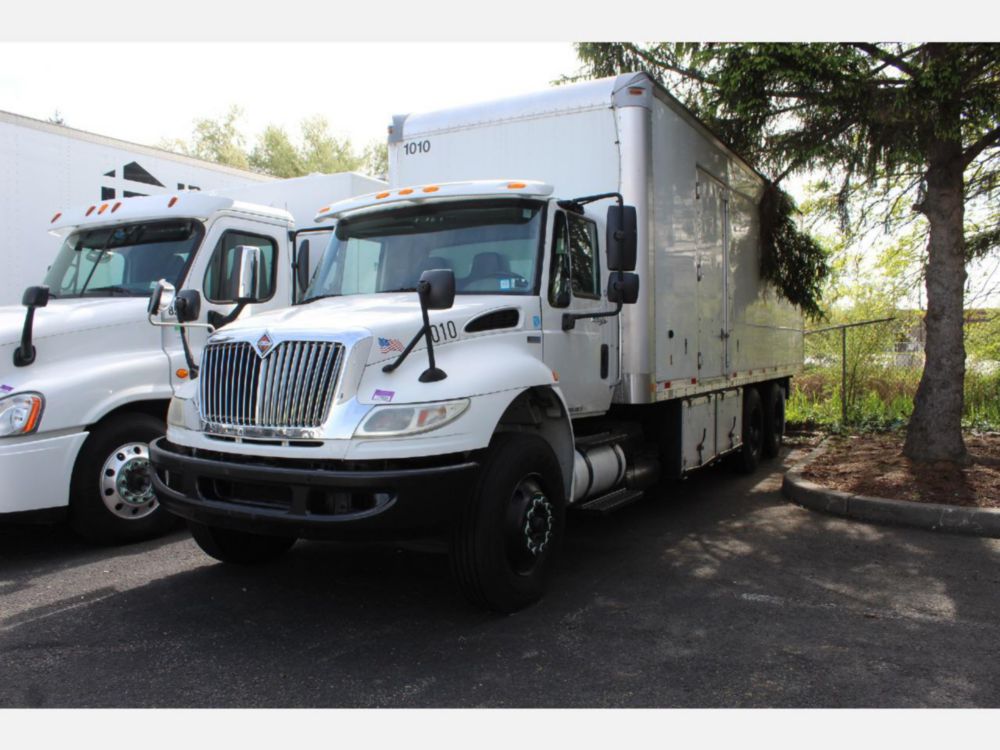 2013 Int'l Diesel 6x4 Automatic Box Truck