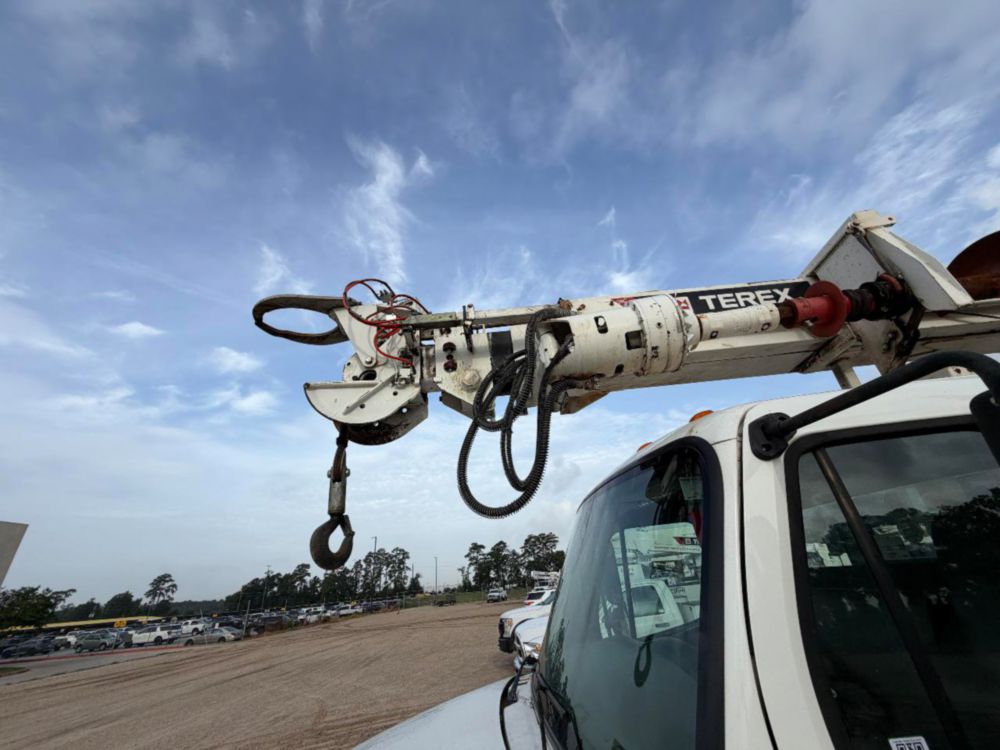 2019 Freightliner M2 4x2 Terex Commander 4047 Digger Derrick Truck