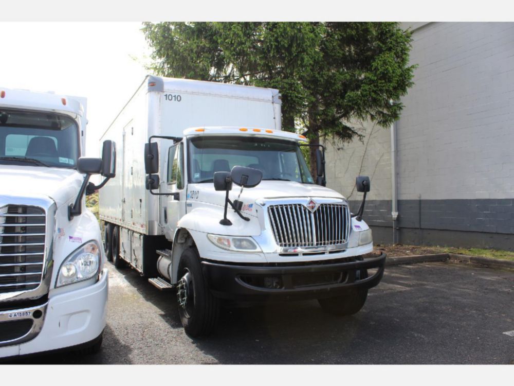2013 Int'l Diesel 6x4 Automatic Box Truck