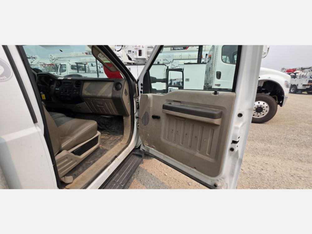 2008 Ford F-550 4x2 ALTEC L-37MR Material Handler Bucket Truck