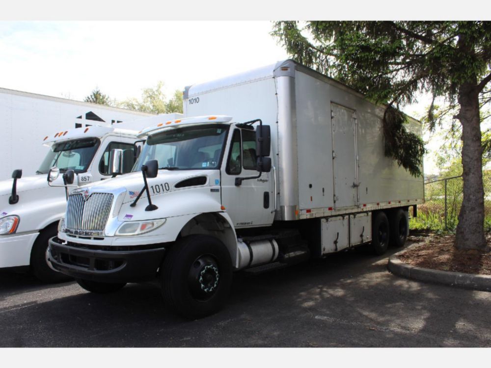 2013 Int'l Diesel 6x4 Automatic Box Truck