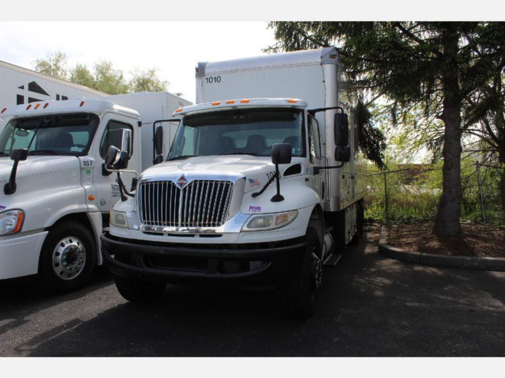 2013 Int'l Diesel 6x4 Automatic Box Truck