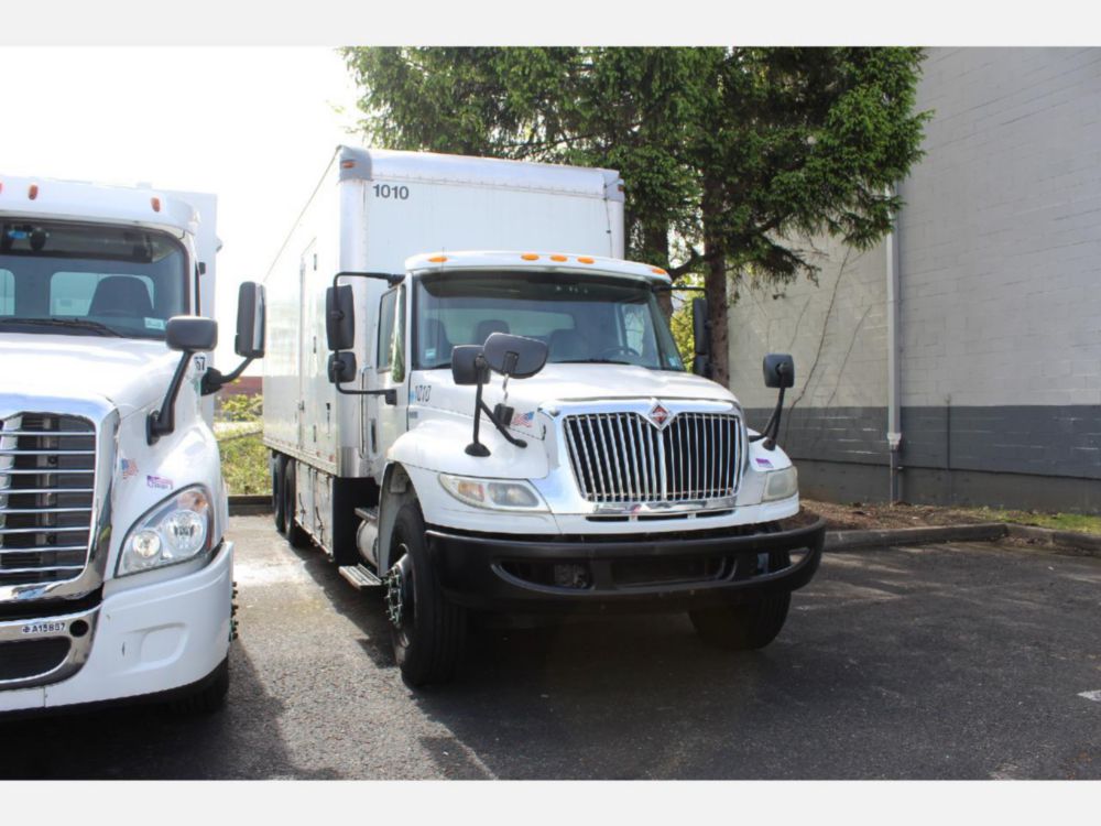 2013 Int'l Diesel 6x4 Automatic Box Truck