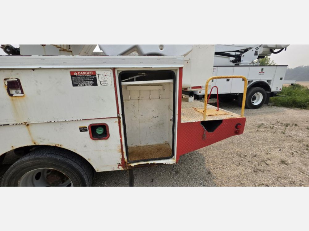 2008 Ford F-550 4x2 ALTEC L-37MR Material Handler Bucket Truck