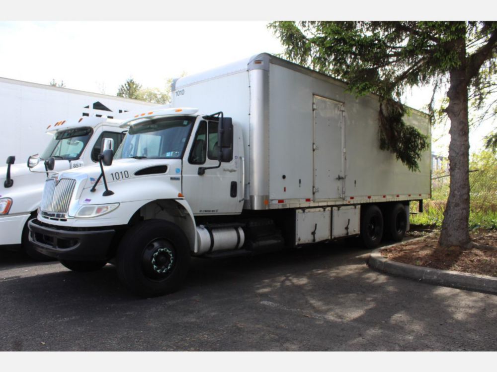 2013 Int'l Diesel 6x4 Automatic Box Truck