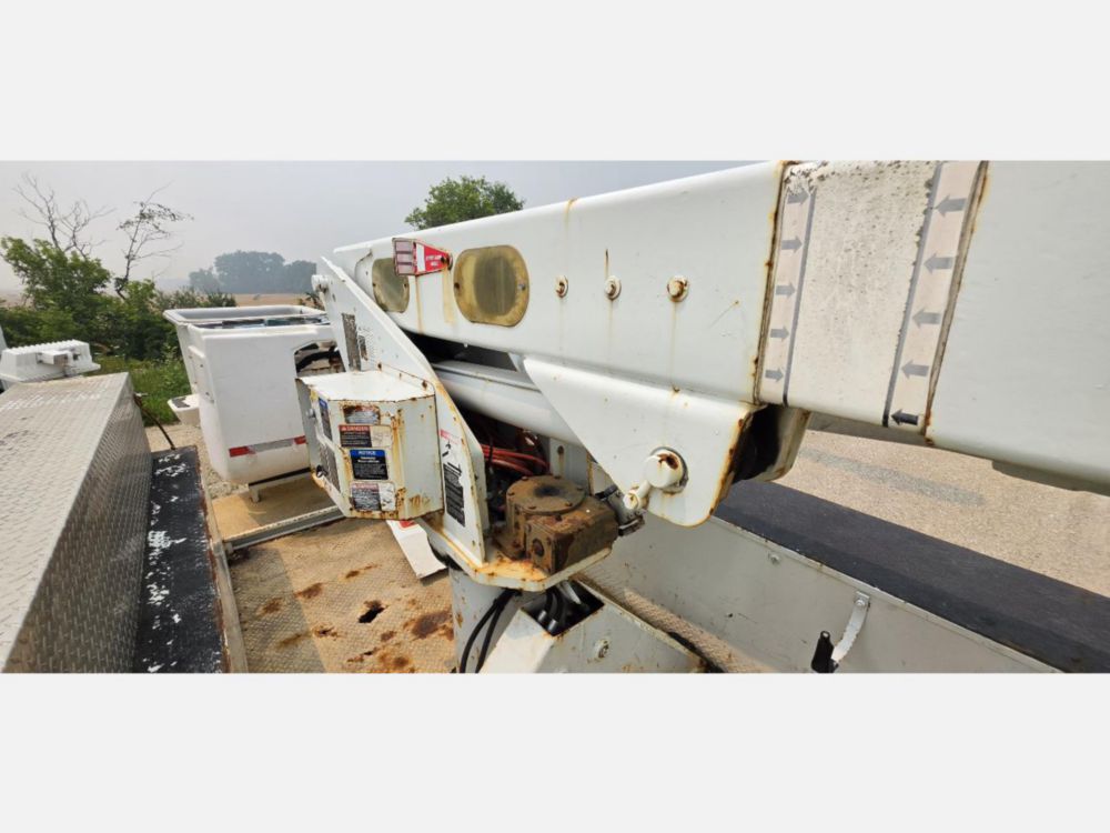 2008 Ford F-550 4x2 ALTEC L-37MR Material Handler Bucket Truck