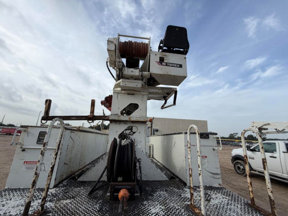 2019 Freightliner M2 4x2 Terex Commander 4047 Digger Derrick Truck