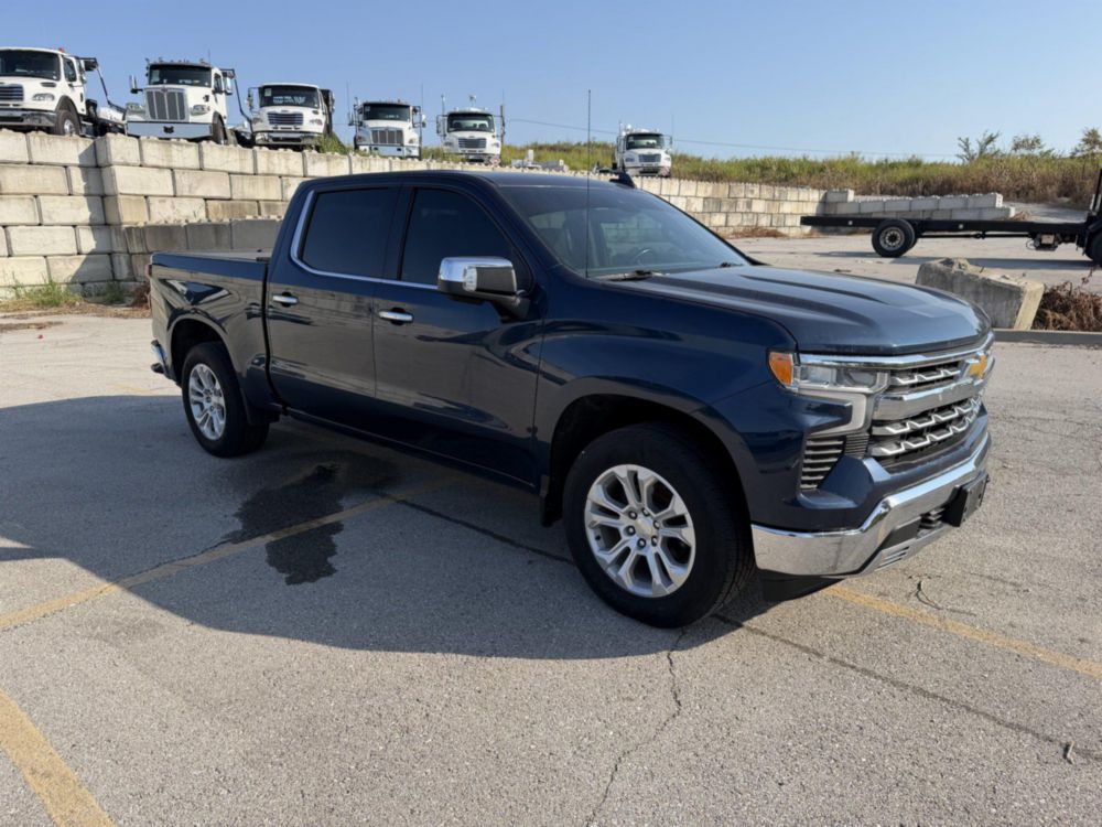 2022 Chevrolet 4 Door 1500 4x4 Pickup Truck