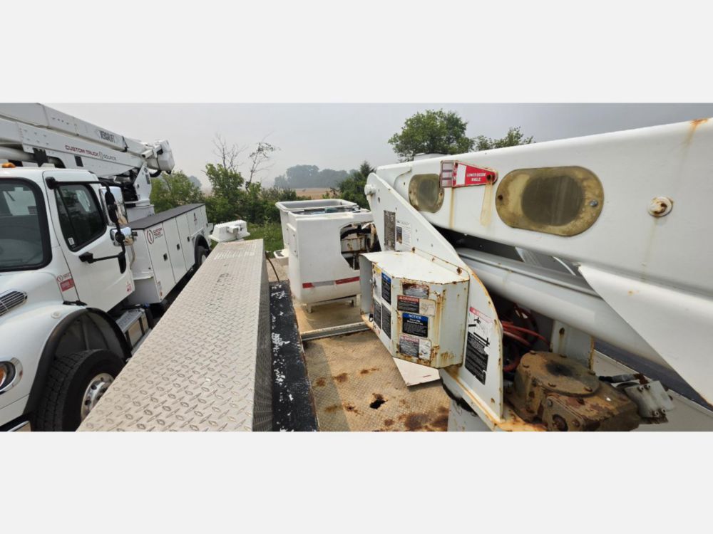 2008 Ford F-550 4x2 ALTEC L-37MR Material Handler Bucket Truck