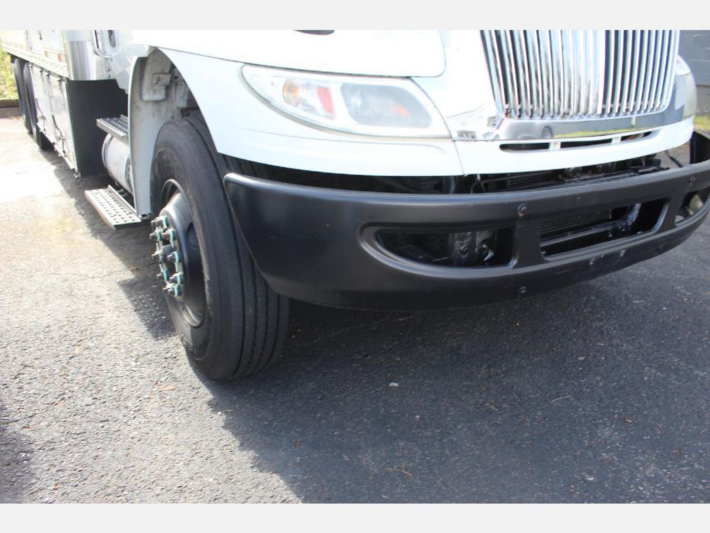 2013 Int'l Diesel 6x4 Automatic Box Truck