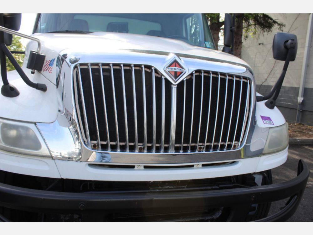 2013 Int'l Diesel 6x4 Automatic Box Truck