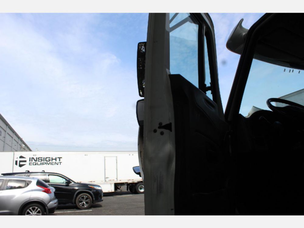 2013 Int'l Diesel 6x4 Automatic Box Truck