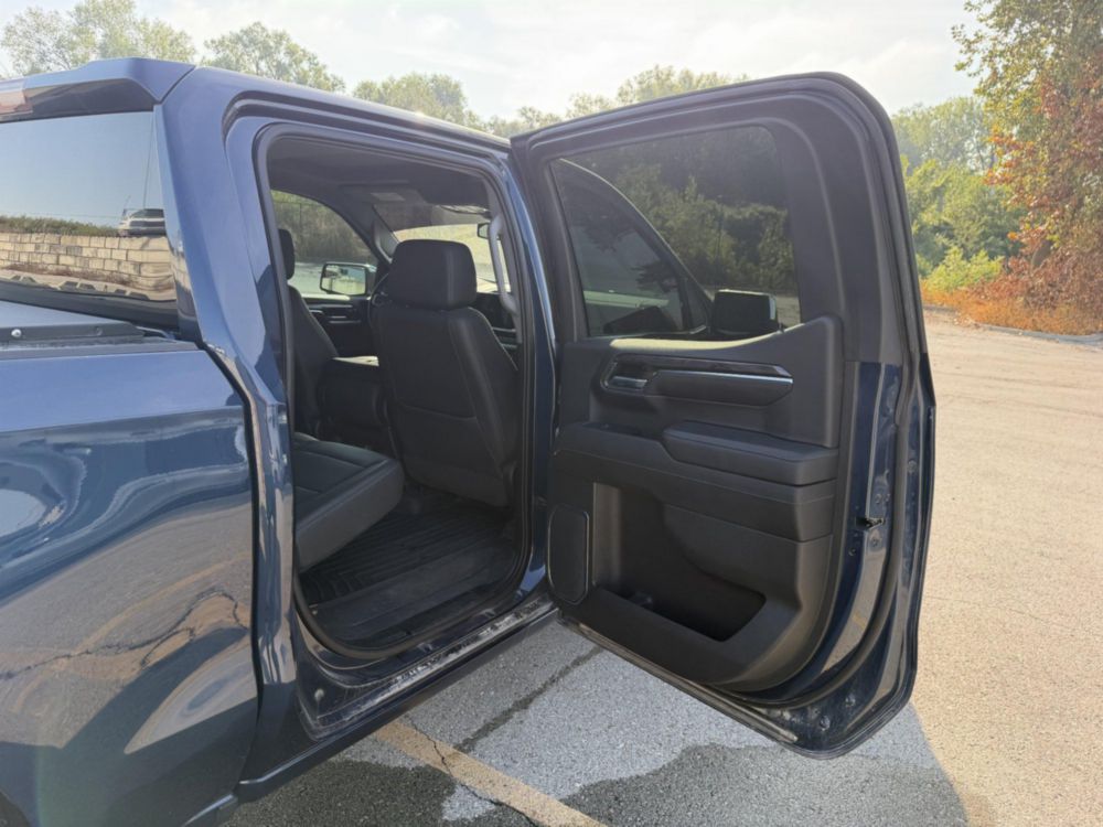 2022 Chevrolet 4 Door 1500 4x4 Pickup Truck