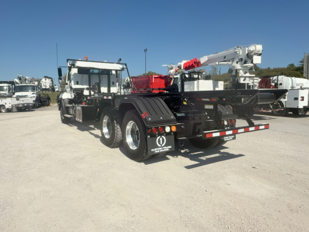 2027 Freightliner 114SD 6x4 Galbreath U75-OR-174 Roll-Off Truck
