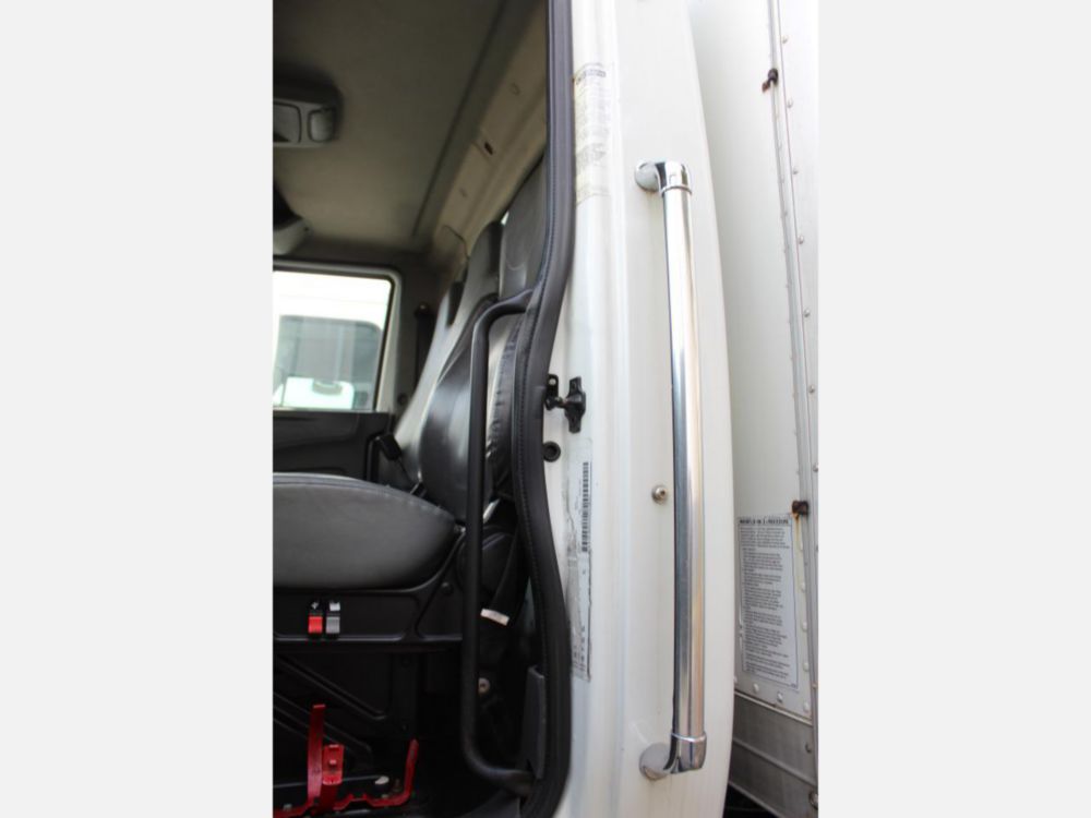 2013 Int'l Diesel 6x4 Automatic Box Truck