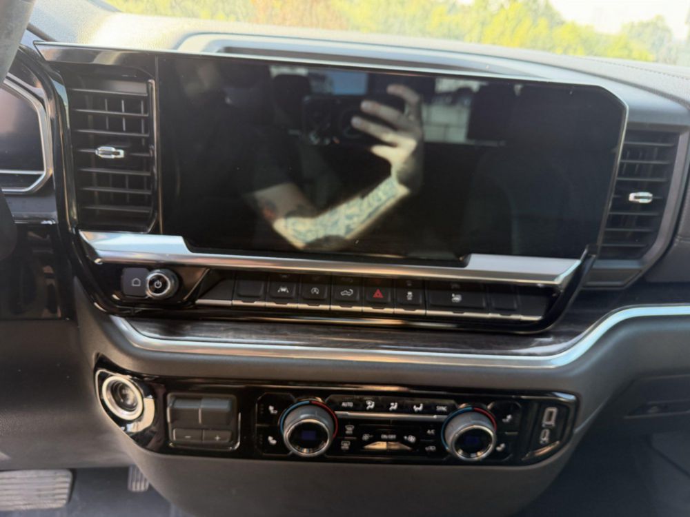 2022 Chevrolet 4 Door 1500 4x4 Pickup Truck