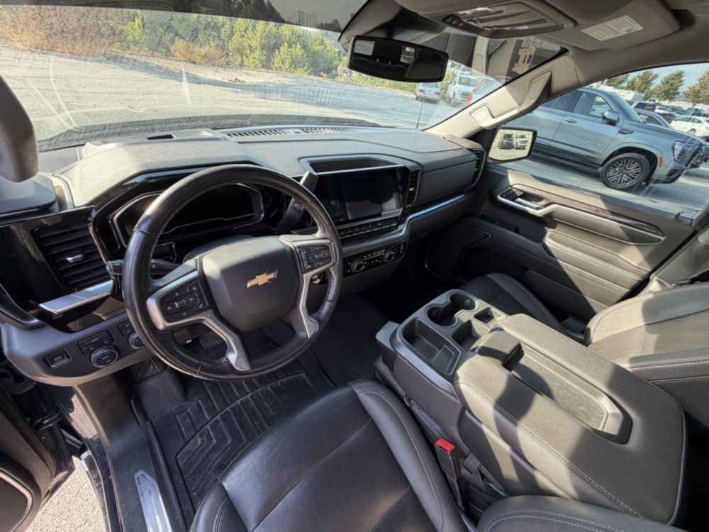 2022 Chevrolet 4 Door 1500 4x4 Pickup Truck