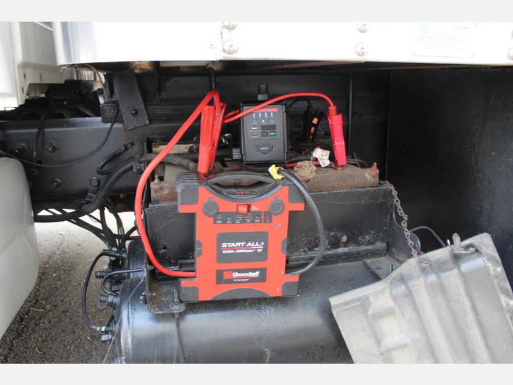 2013 Int'l Diesel 6x4 Automatic Box Truck