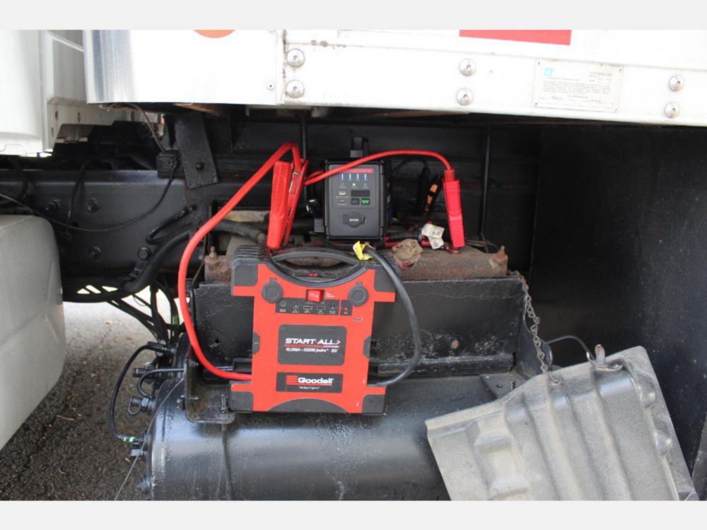 2013 Int'l Diesel 6x4 Automatic Box Truck