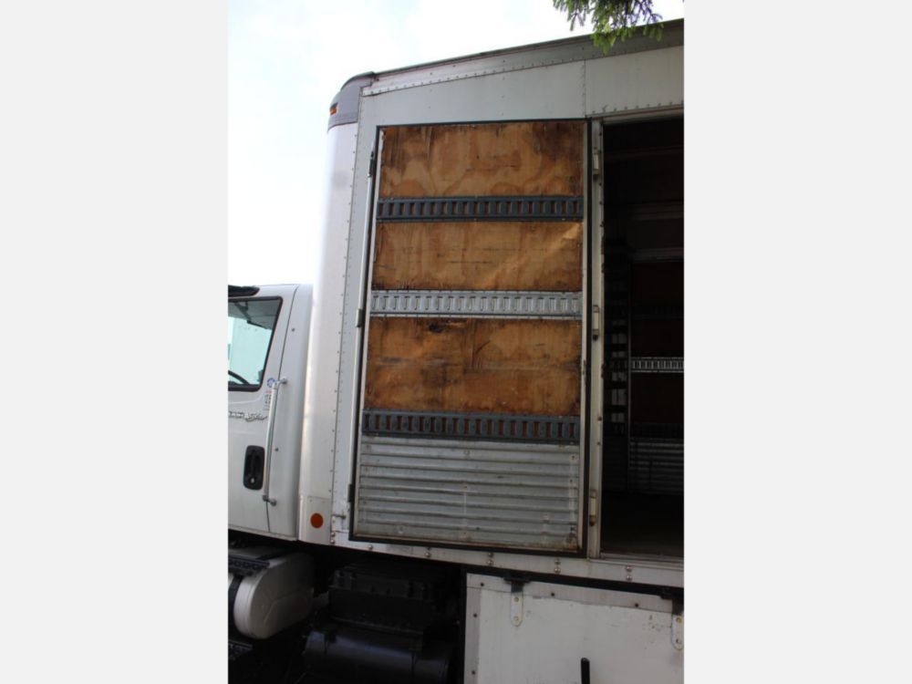 2013 Int'l Diesel 6x4 Automatic Box Truck