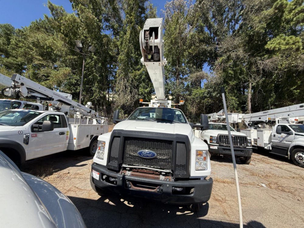 2019 Ford F-750 4x2 Versalift VO-455-MHI Bucket Truck