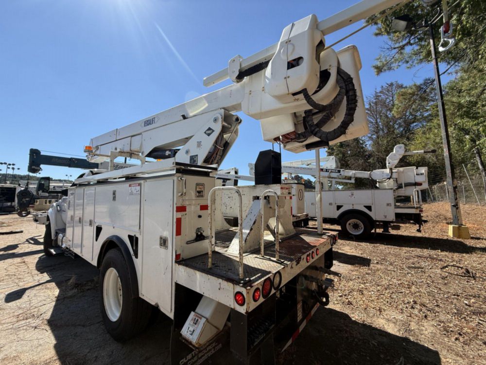 2019 Ford F-750 4x2 Versalift VO-455-MHI Bucket Truck
