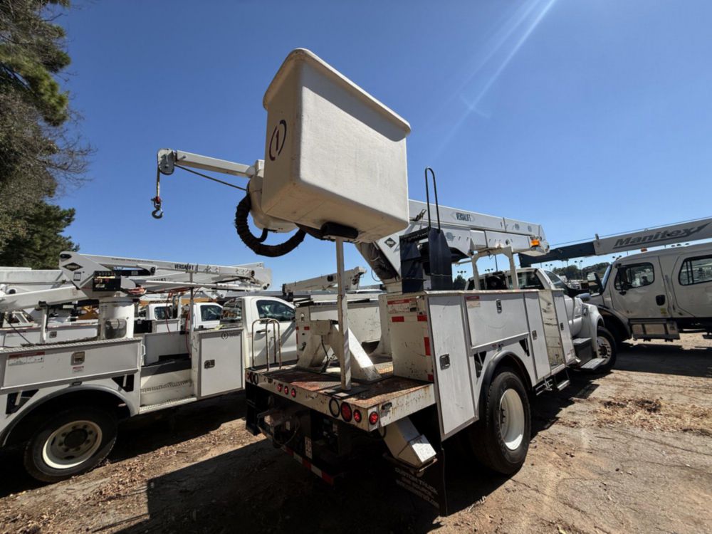 2019 Ford F-750 4x2 Versalift VO-455-MHI Bucket Truck