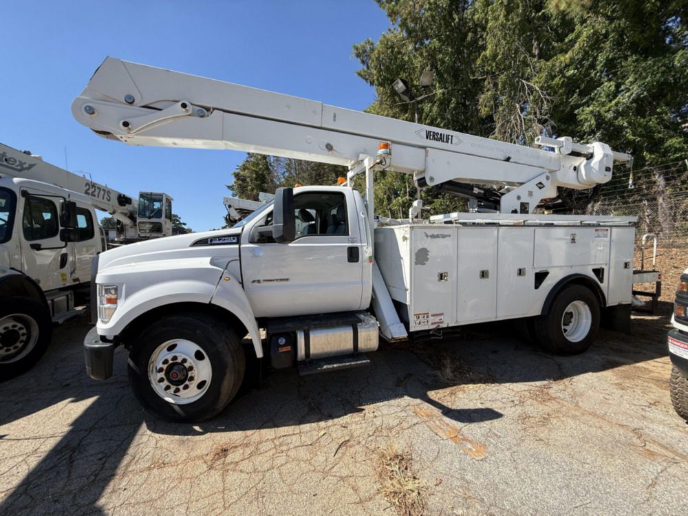 2019 Ford F-750 4x2 Versalift VO-455-MHI Bucket Truck