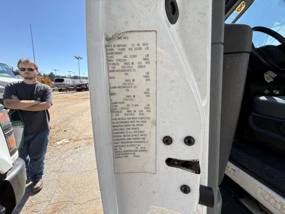 2019 Ford F-750 4x2 Versalift VO-455-MHI Bucket Truck