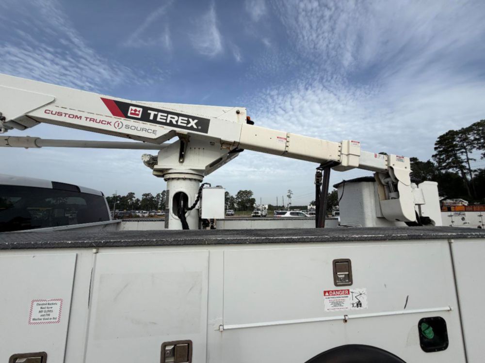 2017 Dodge Ram 5500 4x4 Terex LT-40 Bucket Truck
