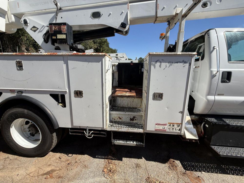 2019 Ford F-750 4x2 Versalift VO-455-MHI Bucket Truck