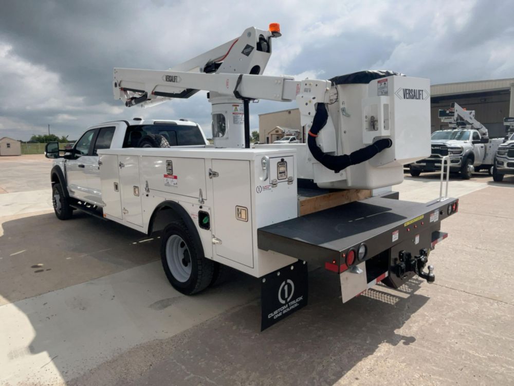 2026 Ford F550 4x4 Versalift SST-40-EIH Bucket Truck